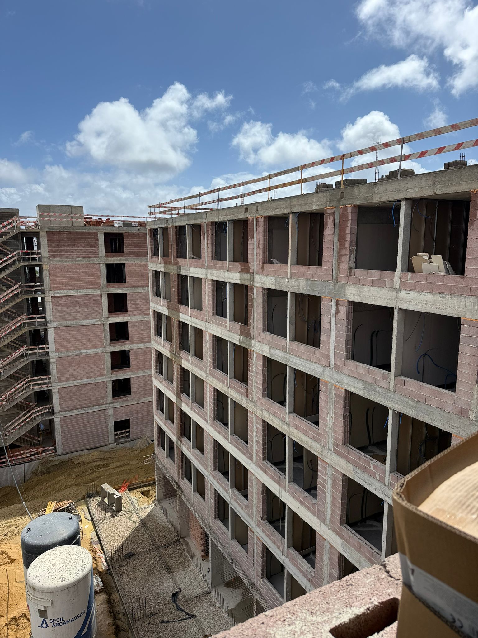 Construção do edifício — Residências Universitárias da HUB