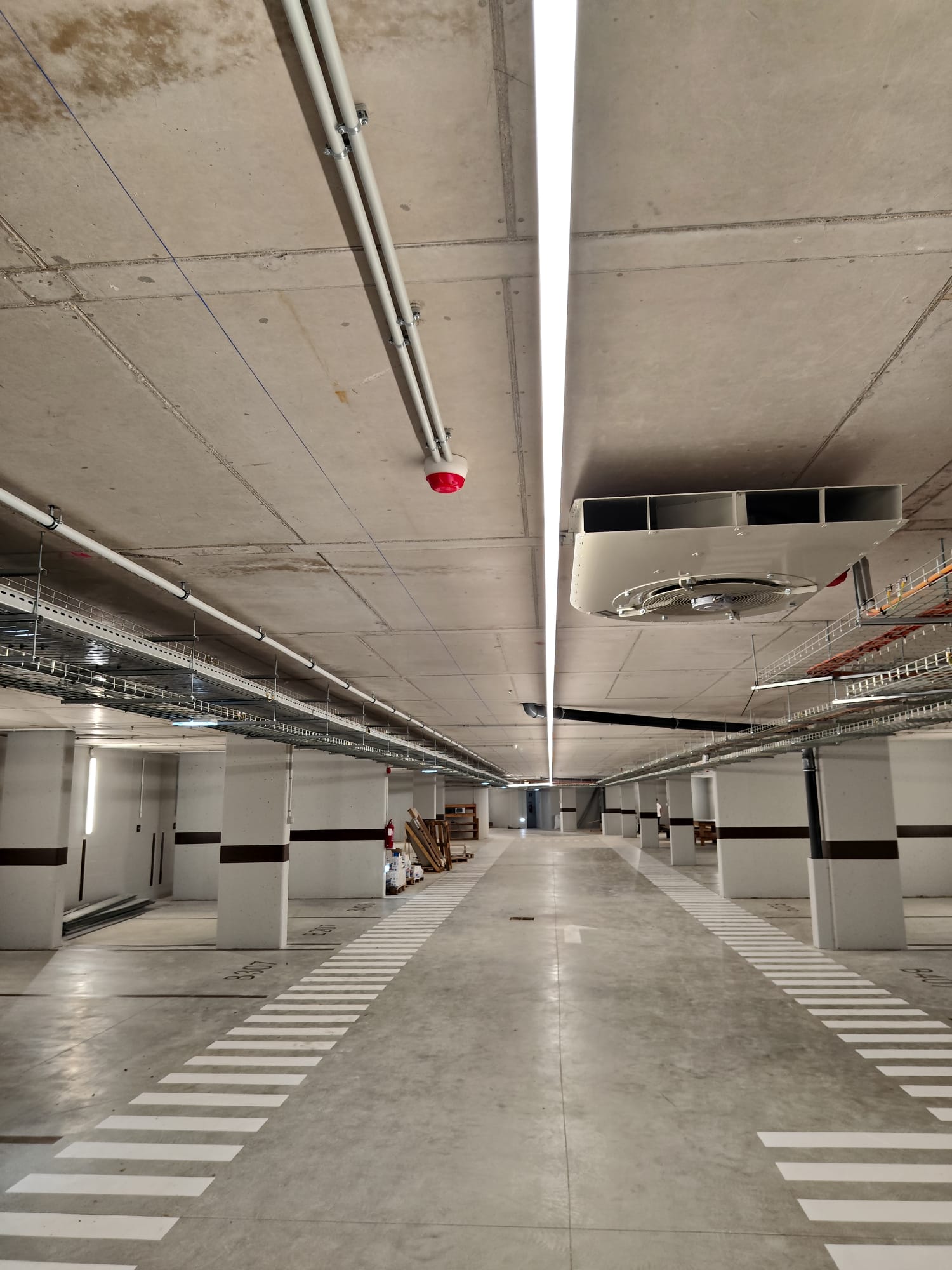 Iluminação da garagem — Residências Universitárias da HUB